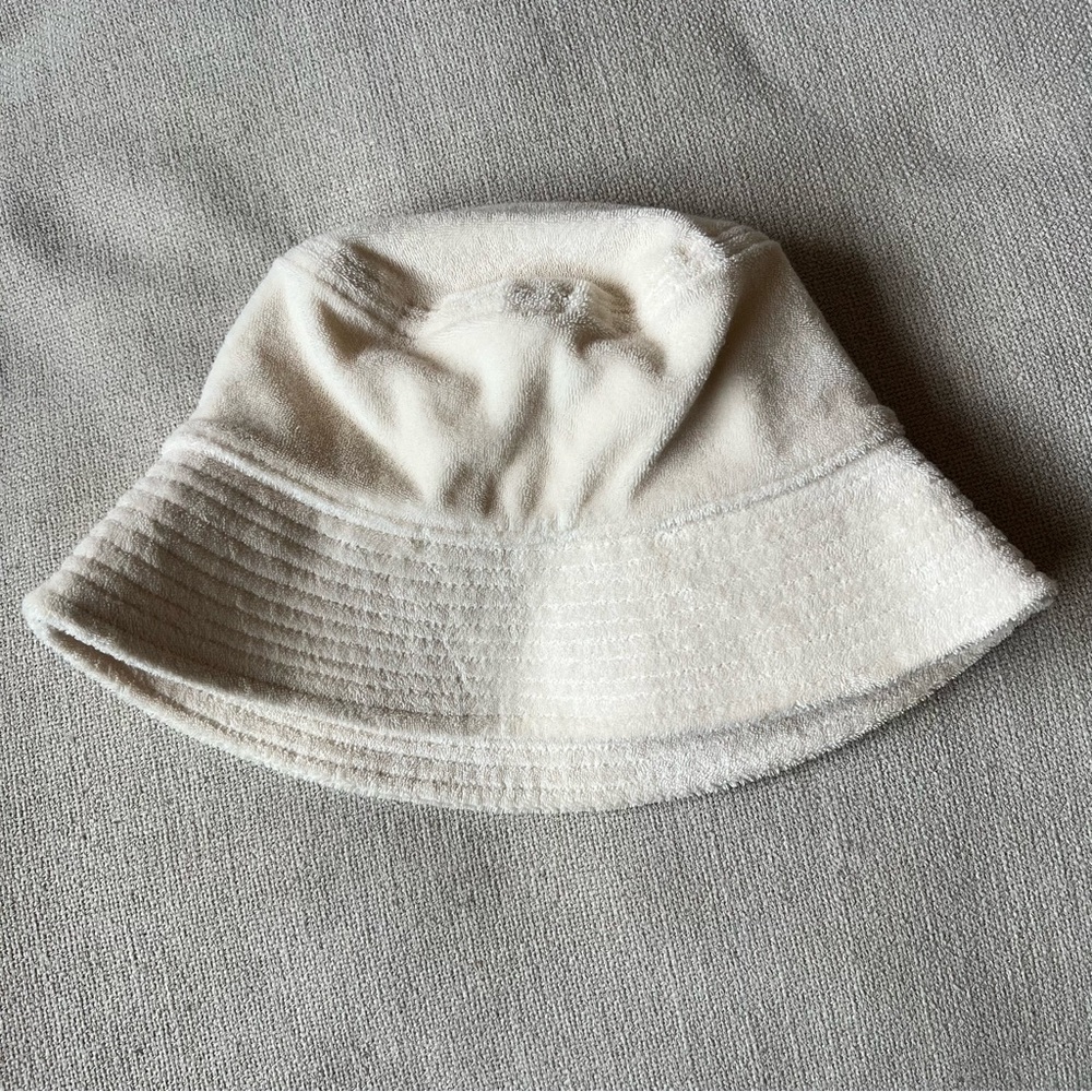 Aritzia Terry Cloth Bucket Hat